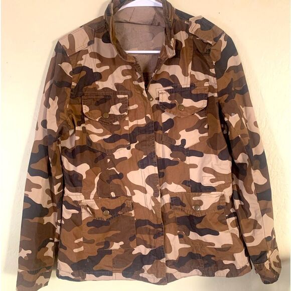 Love Tree Jackets & Blazers - Camo ladies jacket in brown my size medium. Light weight great for summer
